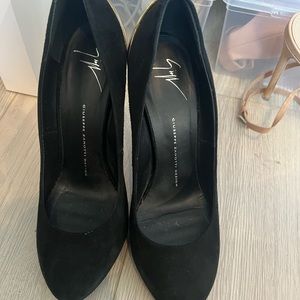 Giuseppe Zanotti Black Suede Round Toe Platform Pumps Size 39.5